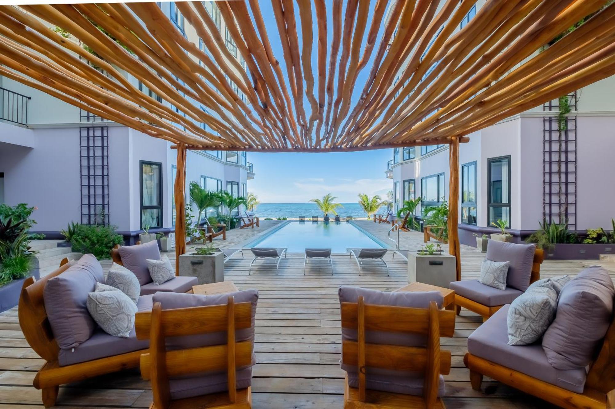 Diamante Beachfront Suites Сан-Педро Экстерьер фото